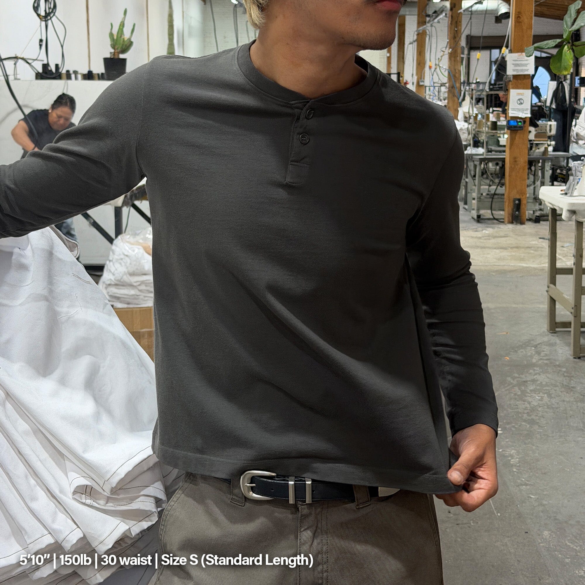 Los Feliz Crop Muscle Tee | Henley Long Sleeve T-Shirt Dark Grey 