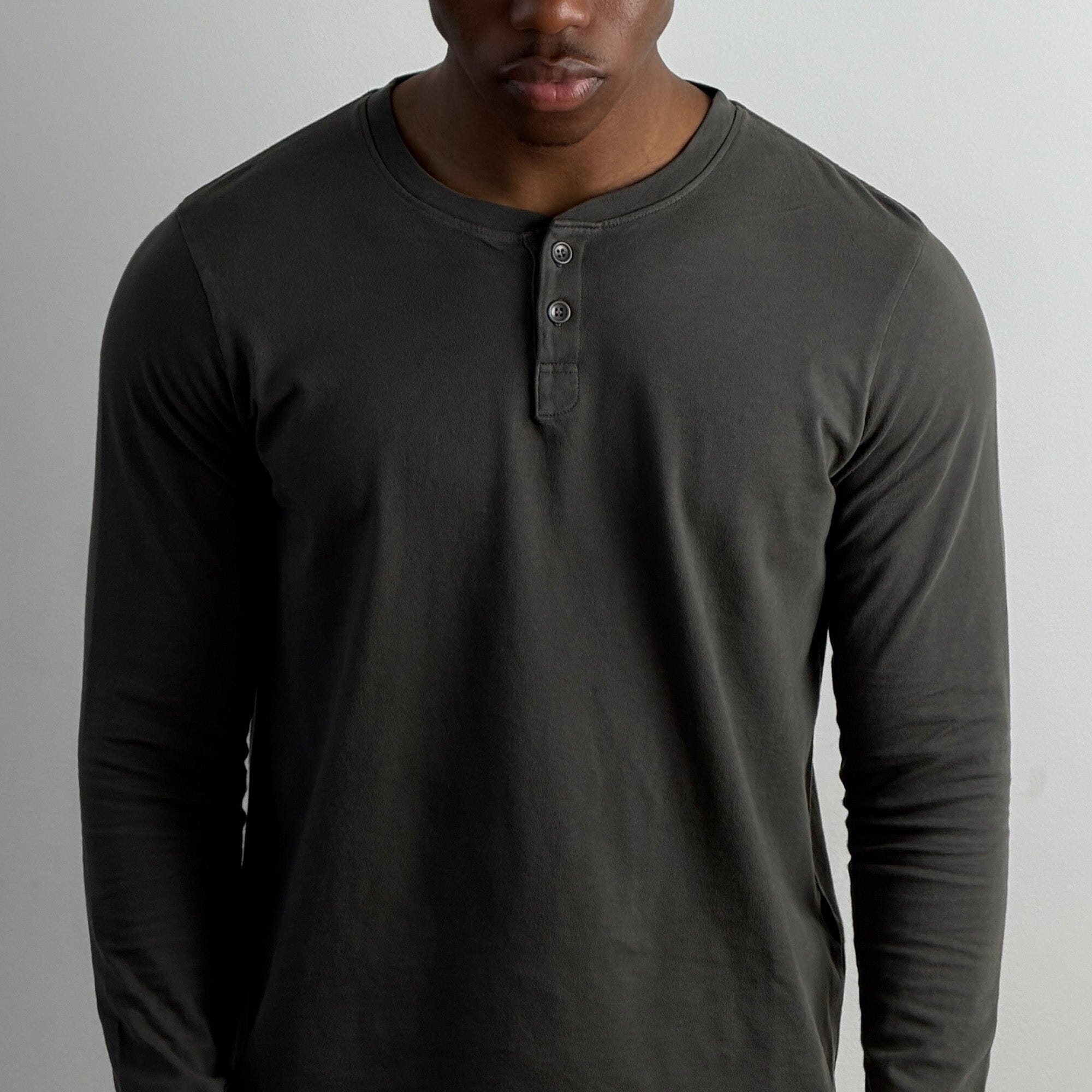 Los Feliz Crop Muscle Tee | Henley Long Sleeve T-Shirt Dark Grey 