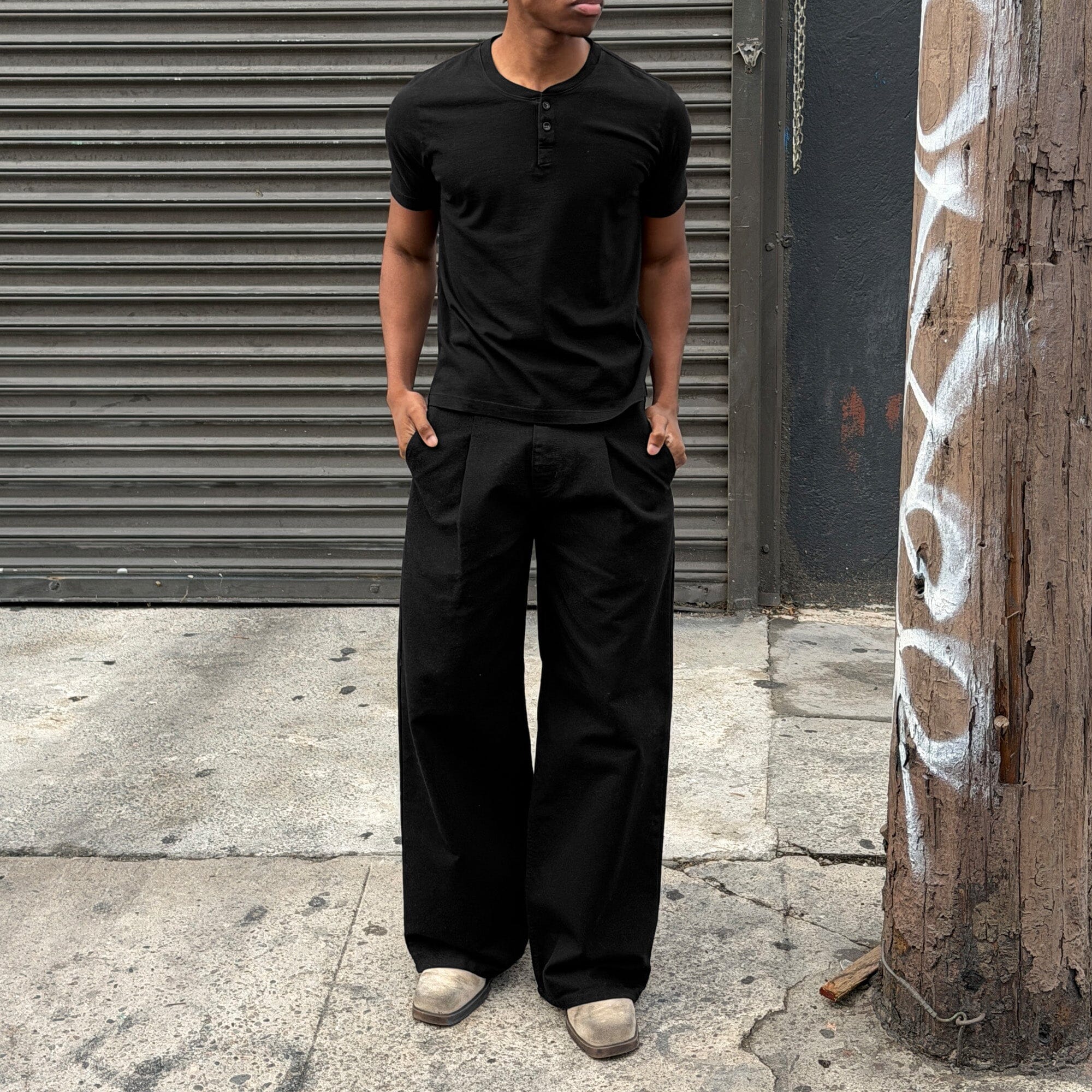 Los Feliz Crop Muscle Tee | Henley Short Sleeve T-Shirt Classic Black 